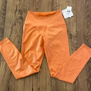 NWT Beyond Yoga Tangerine Shimmer Leggings, Small